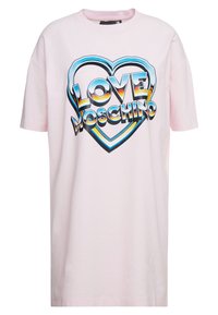 Růžové, oversized tričko vyrobené z bavlny s lesklým grafickým potiskem v modré, žluté a černé barvě, obsahující nápis "LOVE MOSCHINO" uvnitř tvaru srdce.