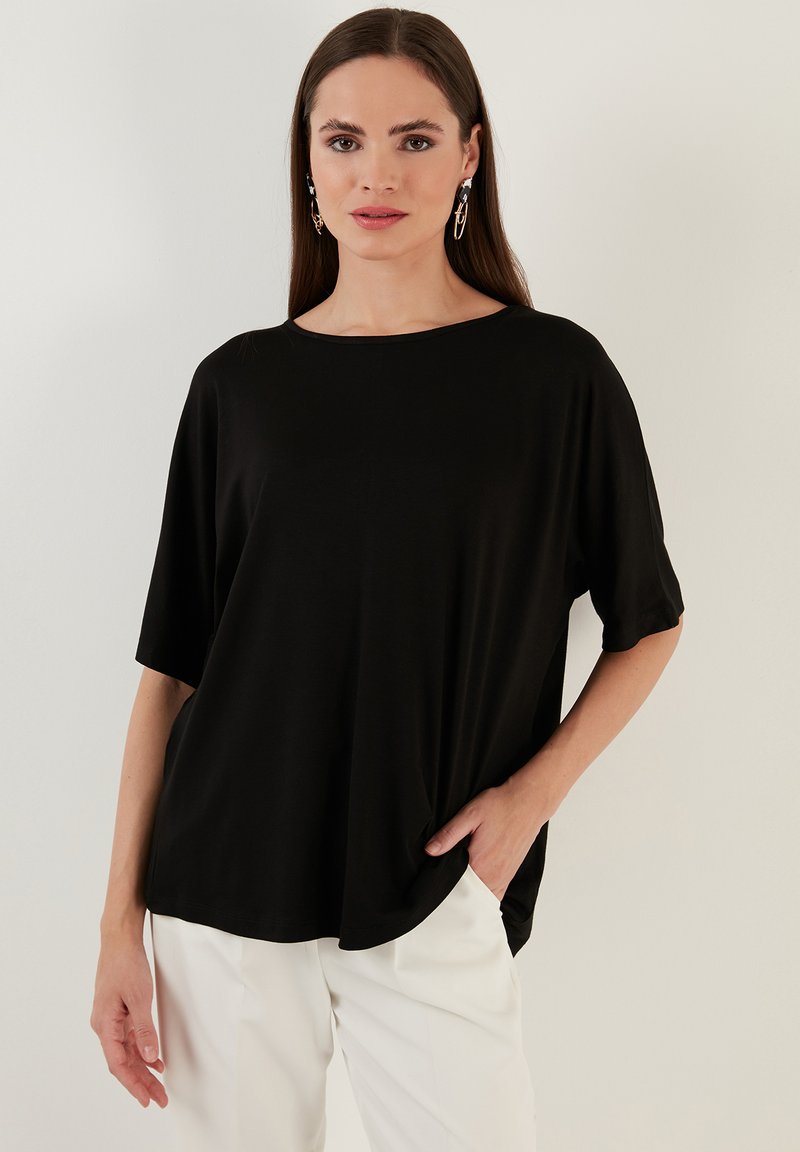 LELA LOOSE FIT - Jednoduché tričko - black