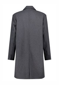 Cappotto di lana grigio con taglio dritto, ampio colletto e polsini con bottoni. La texture appare liscia con un design classico.