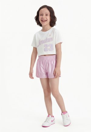 Jordan FLOWY DURASHEEN SHORT SET - Apdrukāts T-krekls - medium soft pink