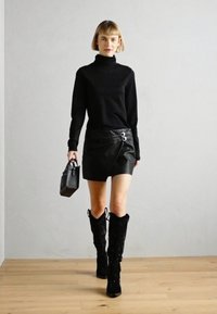 Alma en Pena Botas de tacón - black