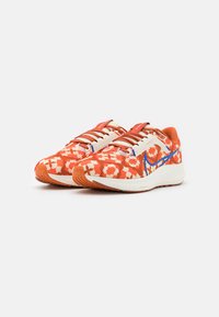 Nike Performance AIR ZOOM PEGASUS 40 - Løpesko for vei - coconut milk/hyper royal/burnt sunrise/safety orange/sesame/sail