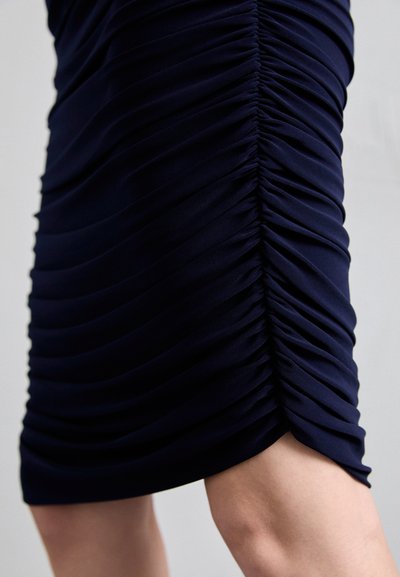 Norma Kamali SHIRRED WAIST DRESS TO KNEE  - Ballkjole - true navy