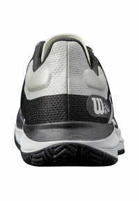Schwarzer und grauer Sportschuh mit strukturiertem Mesh-Obermaterial, gepolstertem Fersenbereich und Gummiaußensohle. Verfügt über ein Logo-Patch an der Seite.