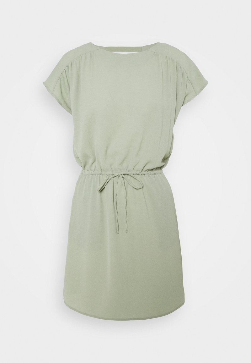 Robe courte à manches courtes vert clair avec taille cintrée et cordon noué, avec un col rond et une coupe décontractée.