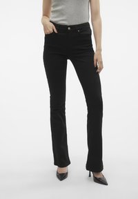 VMFLASH FLARED - Bootcut piegriezuma džinsi - black