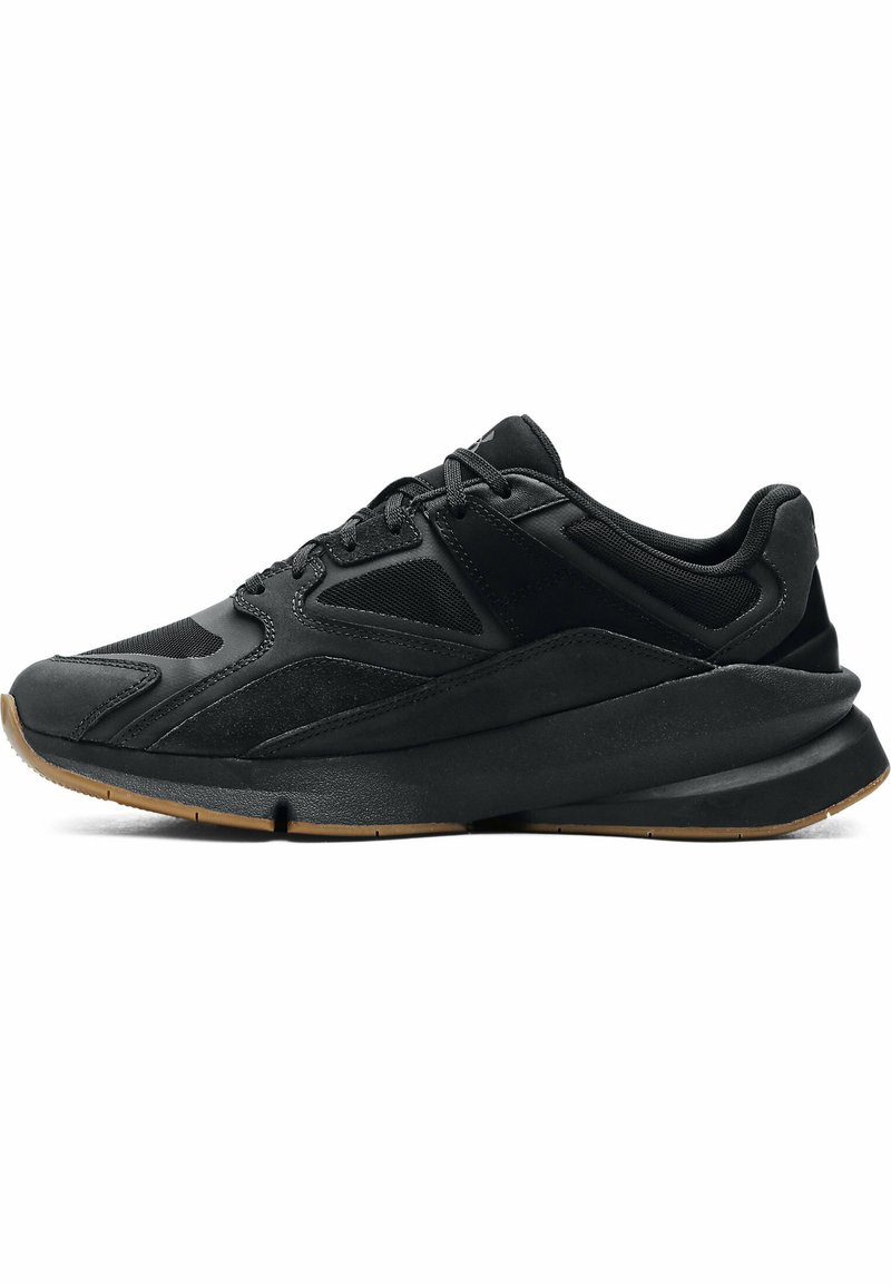 Under Armour Walking trainers black