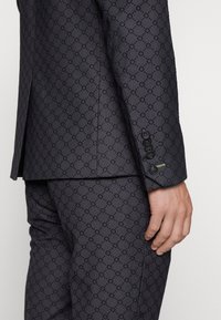 Twisted Tailor KEIL CHARCOAL - Κοστούμι - charcoal