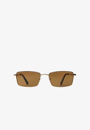 Lunettes de soleil rectangulaires avec monture fine en métal doré et verres teintés marron, présentées sur un fond blanc.