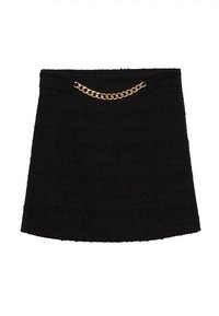 Mini-jupe en tweed noir à silhouette droite, ornée d'un accent de chaîne dorée à la taille. Texture lisse avec un léger éclat.