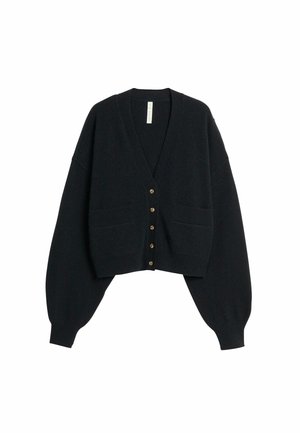 Sort kort cardigan med V-hals, der har oversize ærmer, to forlommer og seks knapper i guldfarvet metal foran.