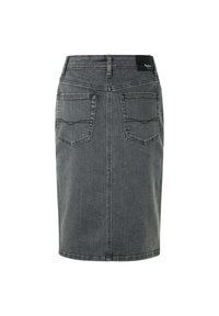 Siva denim krilna krila s prilegajočo silhueto, dvema zadnjima žepoma in vidno oznako blagovne znamke na pasu. Čist, minimalističen dizajn.