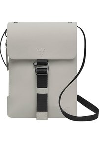 Szara skórzana torebka crossbody z klapką, plastikowym zapięciem i regulowanym paskiem. Charakteryzuje się minimalistycznym designem z trójkątnymi detalami przeszycia.