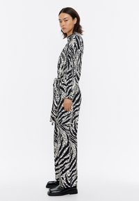Bimba Y Lola Mono - zebra marfil