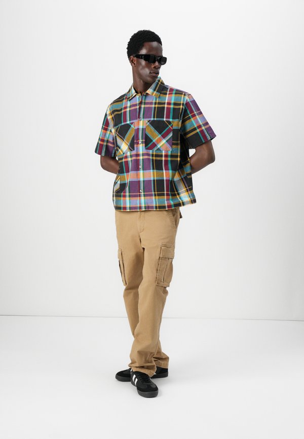 STRAIGHT CARGO PANT - Cargo trousers - perfect khaki3