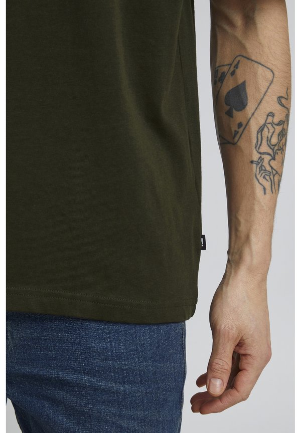 SDCadel - Basic T-shirt - rosin2