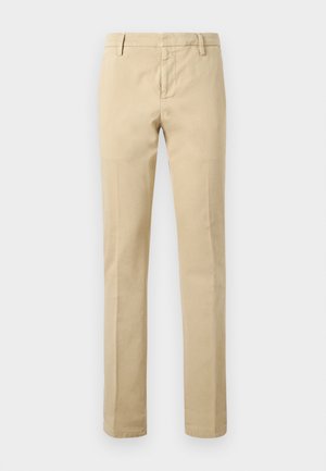 Pantaloni beige a gamba dritta con passanti per cintura, chiusura lampo anteriore e dettagli di cucito minimi, presentati su uno sfondo bianco.
