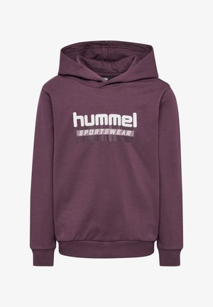 Lilla hoodie lavet af blødt stof med et frontlogo i hvidt og grå. Inkluderer en kengurulomme og ribbede manchetter.