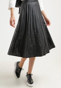 Banana Republic Plisovaná sukně - black