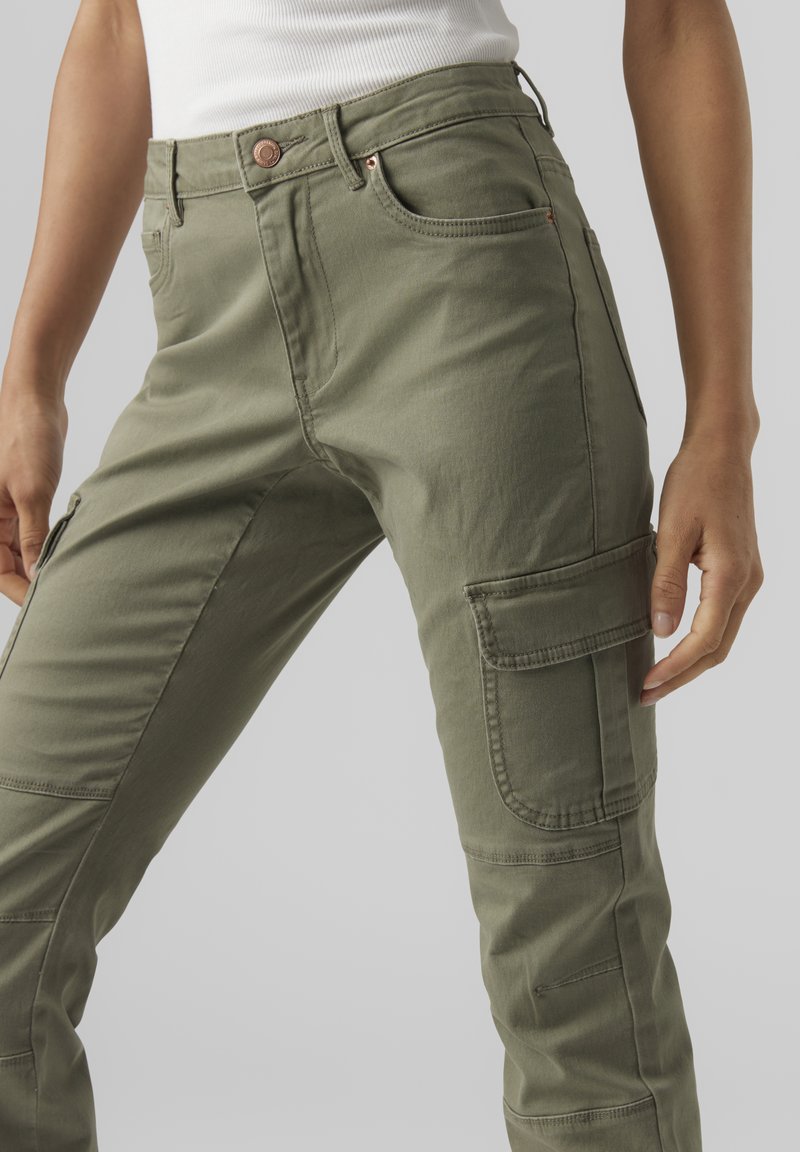 vmivy mr ankle cargo pants noos 10291832 vero moda broek ivy green