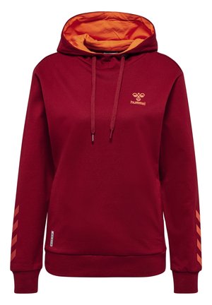 Sweat à capuche marron avec doublure de capuche orange, cordons de serrage, logo hummel sur la poitrine et bandes en forme de chevron sur les manches.