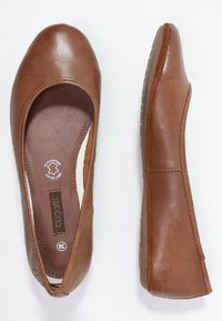 bugatti Ballerinat - cognac