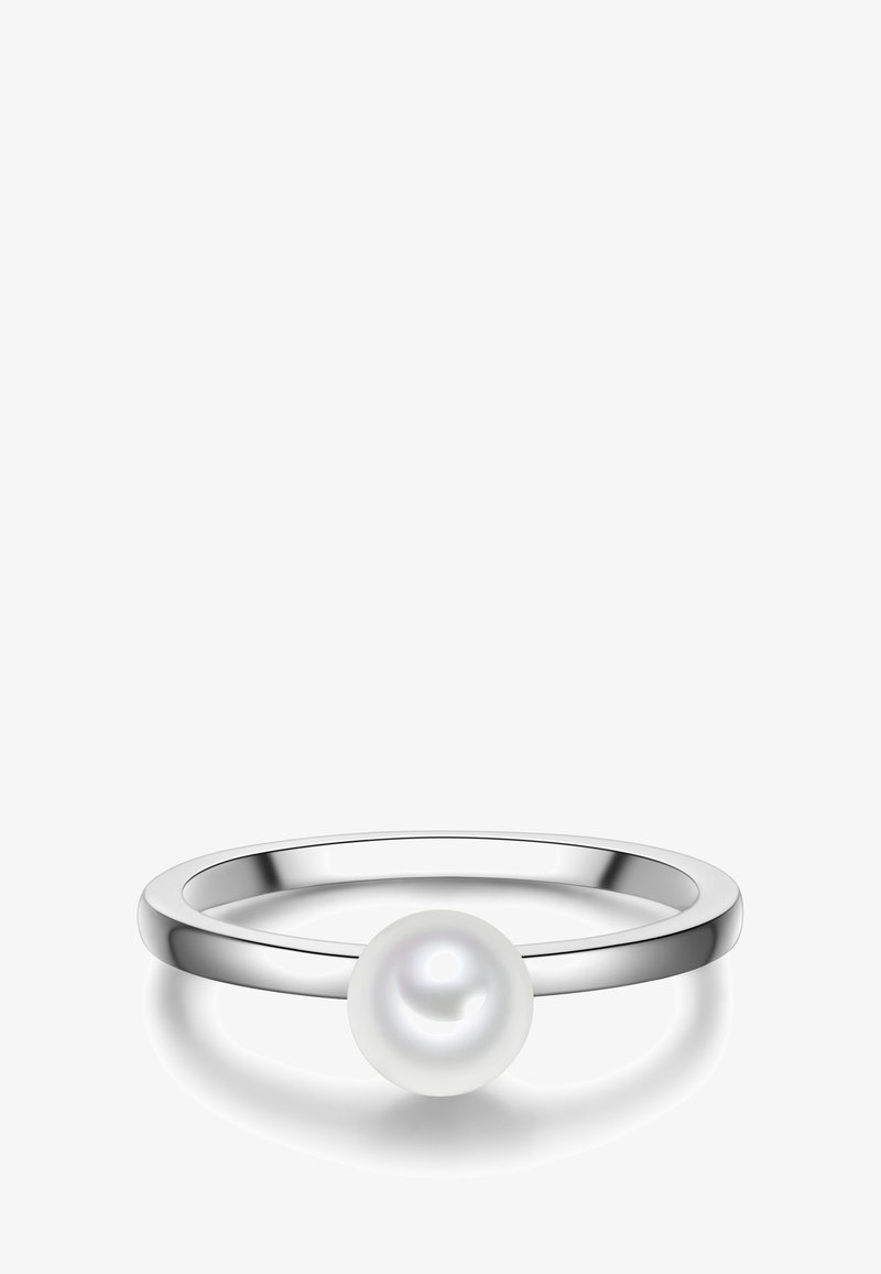 Srebrn prstan z gladko, sijočo belo biserno jedro. Preprost oblikovan pas z polirano površino in minimalistično obliko.