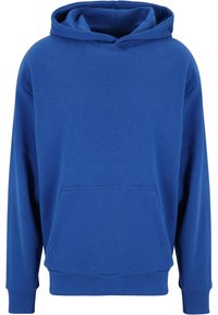 Sudadera con capucha azul, fabricada en un tejido suave y texturizado. Cuenta con un bolsillo frontal y puños acanalados, ofreciendo un ajuste relajado y un aspecto casual.