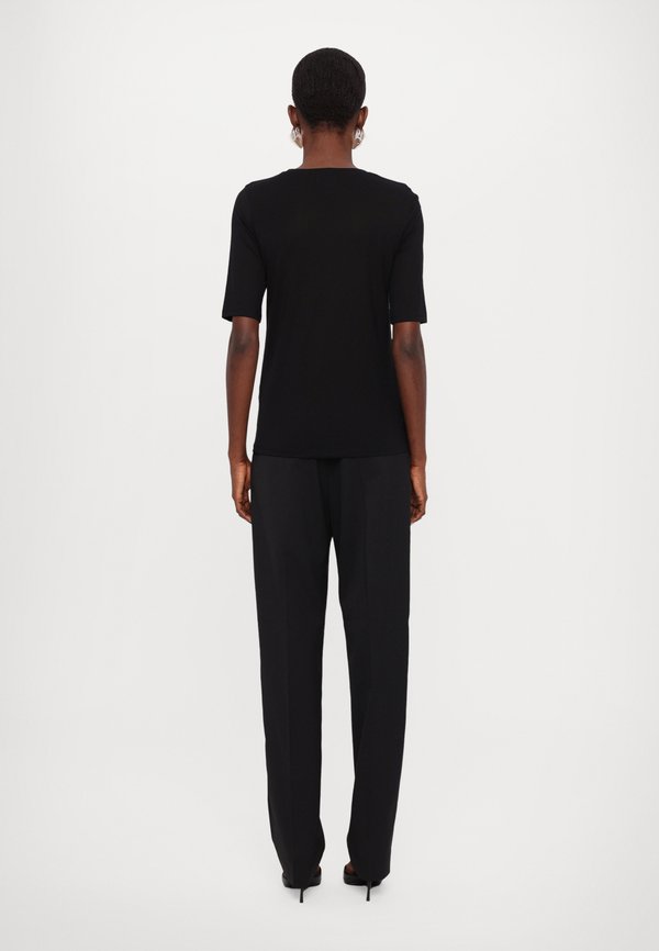 ELENA TEE - Basic T-shirt3