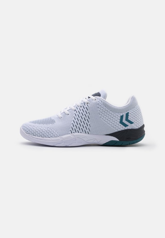 OMNICOURT ENGINEERED - Chaussures de handball - white