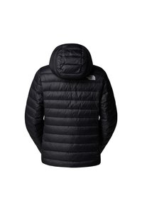 Svart puffjacka med huva, med vadderad struktur och en logotyp på övre vänstra ryggen. Slät tyg, isolerat design för värme.