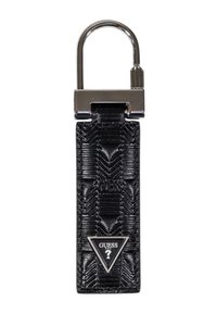 Portachiavi in pelle nera con motivo a battistrada in rilievo, ferramenti in metallo argentato e un accento logo triangolare in bianco e nero.