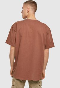 MJ Gonzales CIRCLE HEAVY OVERSIZED - T-shirts print - bark