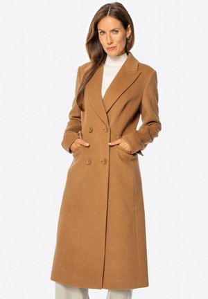 - Klasyczny płaszcz