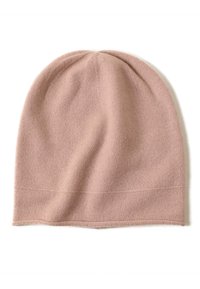 Berretto in maglia di un morbido rosa, con una parte superiore arrotondata e orlo a costine. Realizzato in un materiale liscio e caldo con una sottile texture.
