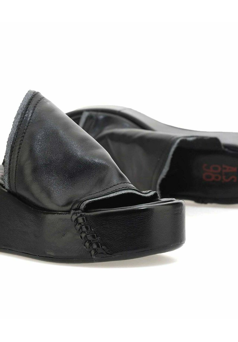 SABOT MANOLA Ciabattine con tacco nero