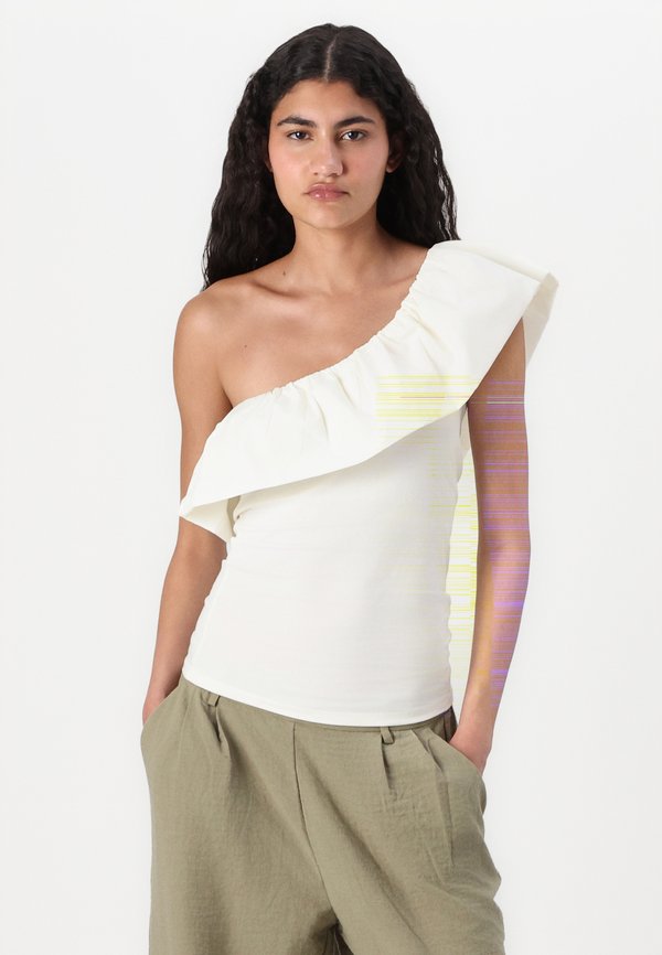 SOFFY - Top - cloud dancer3