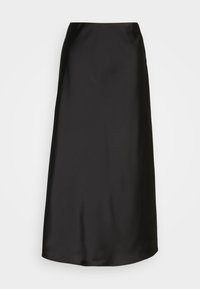 Longue jupe en satin noir avec une finition lisse et un ourlet légèrement évasé, présentée sur un fond blanc uni.