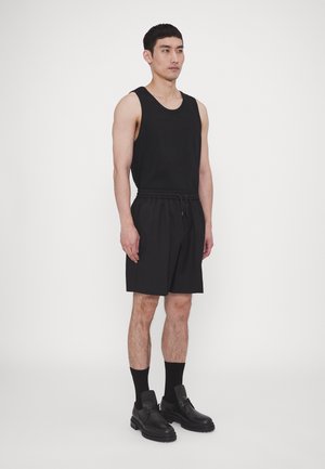 Short - black