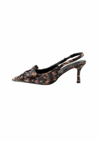 Tacchi slingback con stampa leopardata, punta affusolata, dettagli a fiocco sulla parte superiore e tacco di 2,5 pollici sagomato. Il materiale sembra liscio e sintetico.