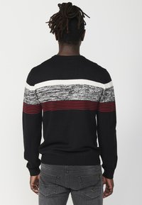 Koroshi Pulover - black