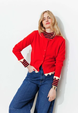 COURT - Gilet - rouge