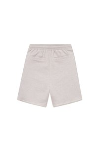 Pantaloni corti grigi chiari con tessuto testurizzato, vita elastica e due tasche posteriori applicate. Design a gamba dritta, lunghezza fino a metà coscia.