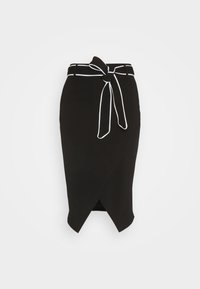 Jupe crayon noire longueur genou avec bordure blanche, ourlet avant chevauchant et ceinture nouée à la taille avec bord blanc.