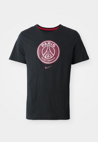 Sort bomulds t-shirt med en rund trykt logo med teksten "PARIS" og "SAINT GERMAIN", røde accenter og rund halsudskæring.
