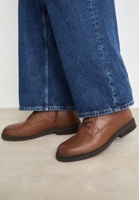 FLEX WARM CHECK - Lace-up ankle boots - winter cognac