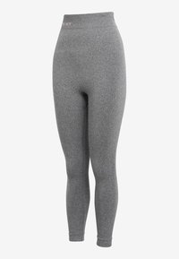 Leggings gris côtelés avec une taille haute et un petit logo rose à l'avant. Fabriqués à partir d'un matériau doux, ils offrent une coupe ajustée.