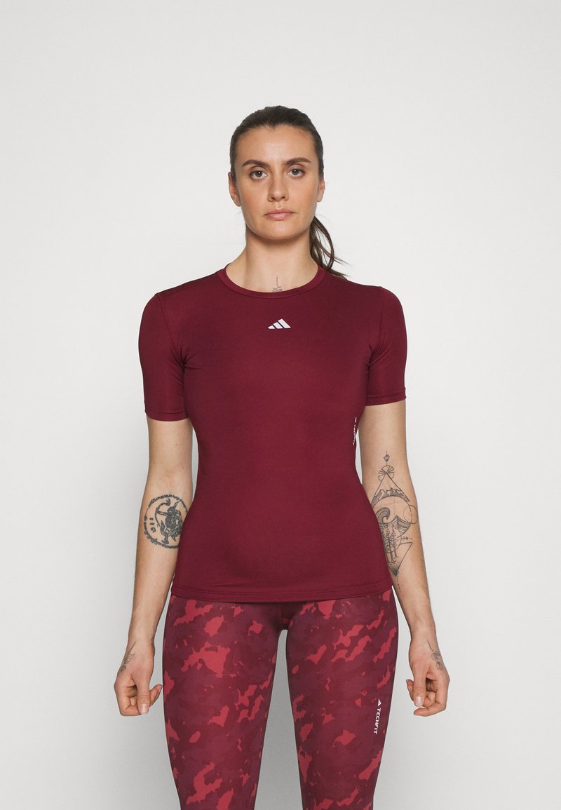 adidas Performance TECHFIT - Camiseta básica - shadow red/white