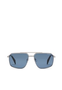 Lunettes de soleil à monture métallique argentée avec verres teintés bleus et embouts de branches noirs, avec un design à double pont.