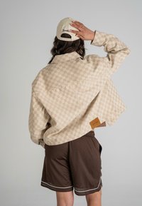 Thumbnail Image 10